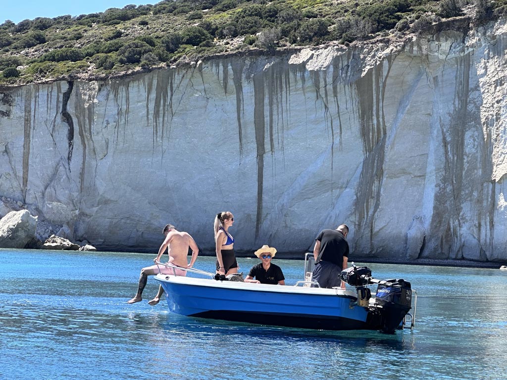 Fost Shadow 450 self-drive boat Milos